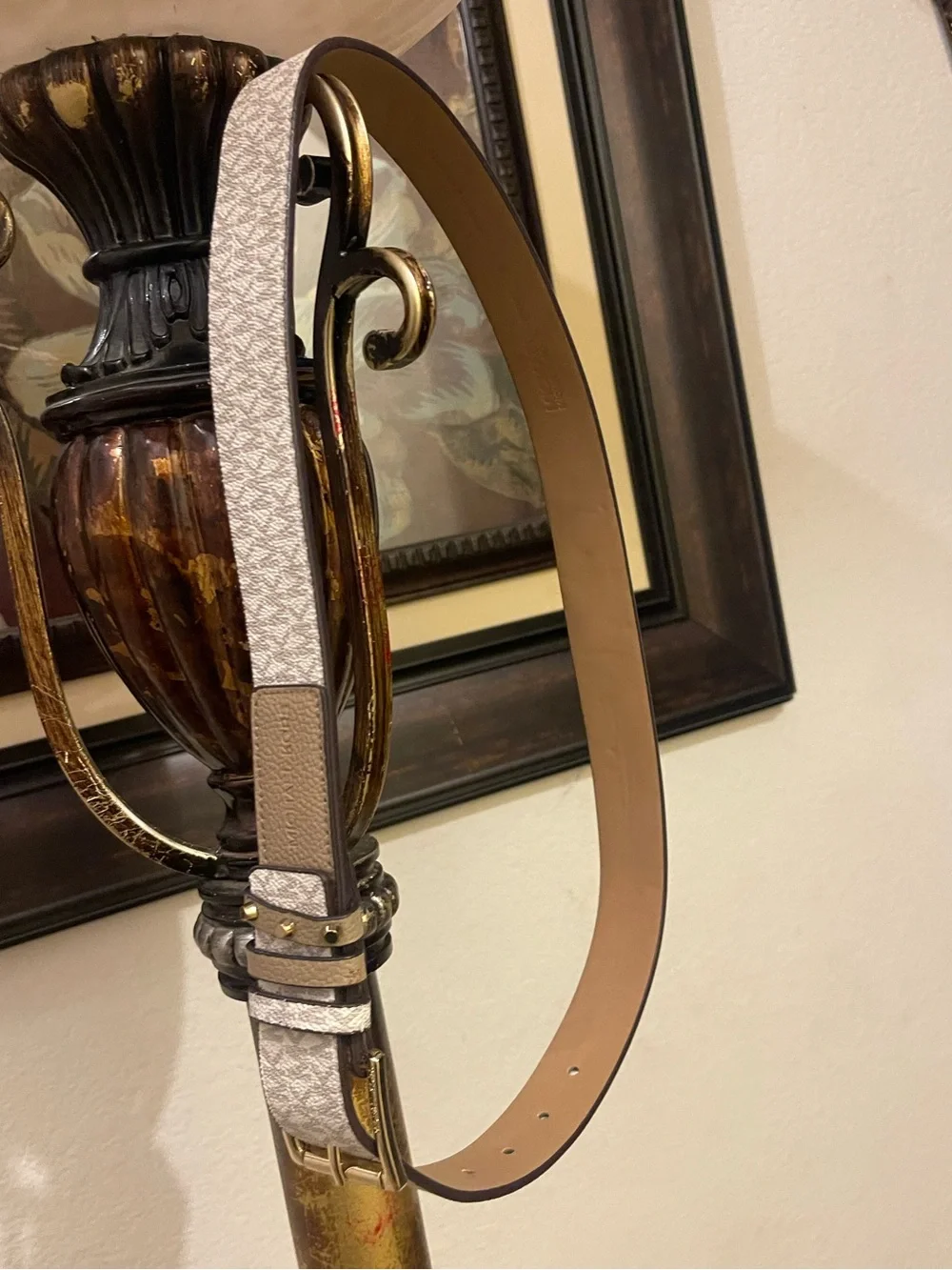 Michael Michael Kors belts size medium, please check all picture of condition
